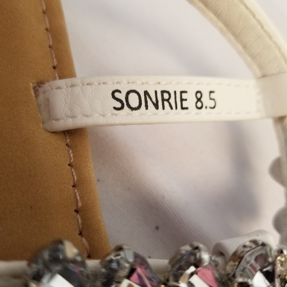 GC Shoes Sonrie White Rhinestone T-Strap Flat Sandals Ankle Strap Womens 8.5 - Picture 9 of 10